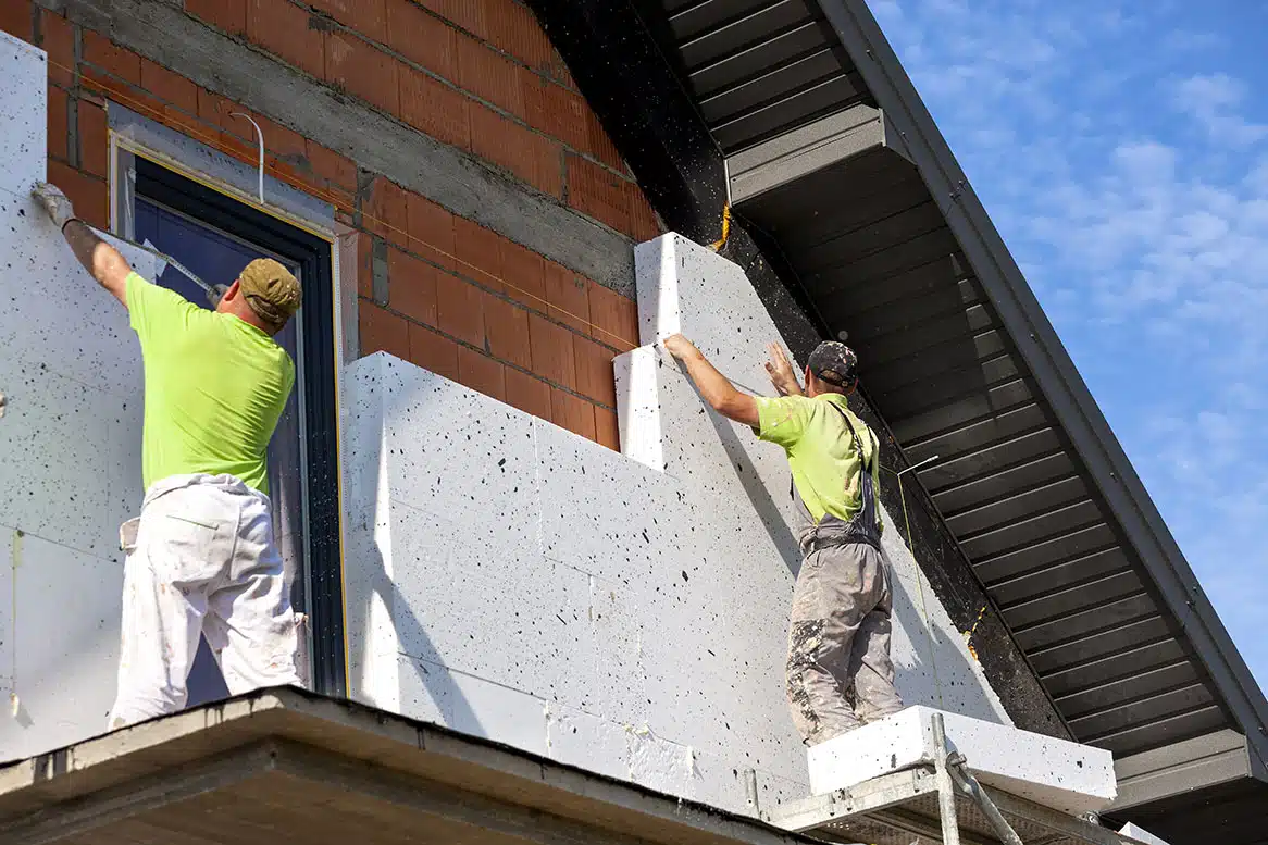 Les avantages de faire appel à un professionnel pour vos travaux de d’isolation et rénovation de façade