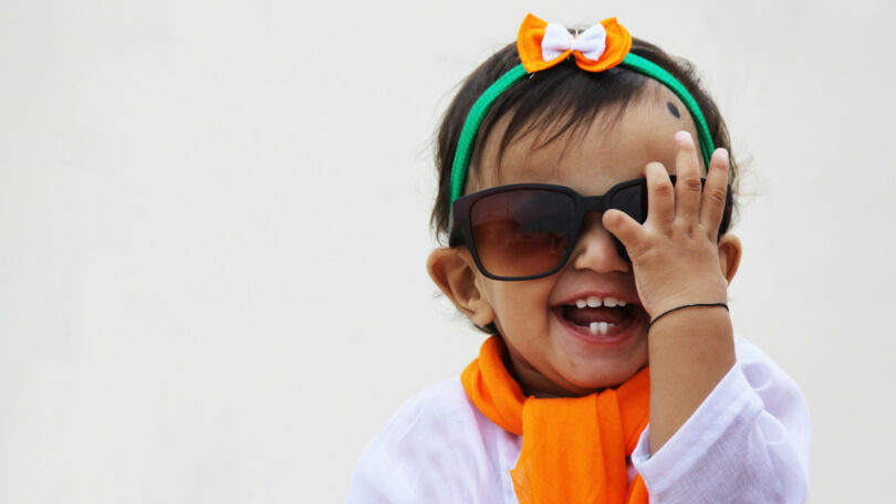 Bien choisir des lunettes de soleil pour bébé