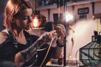 Se faire tatouer à Nice : entre tradition et créativité contemporaine